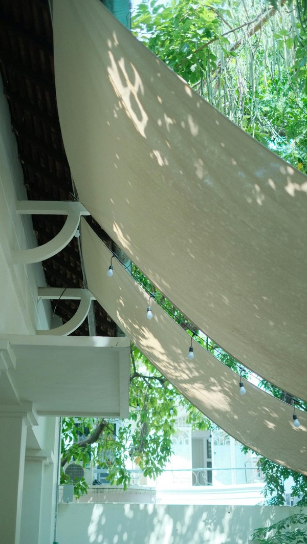 Transformez votre extérieur avec un store banne vertical performant